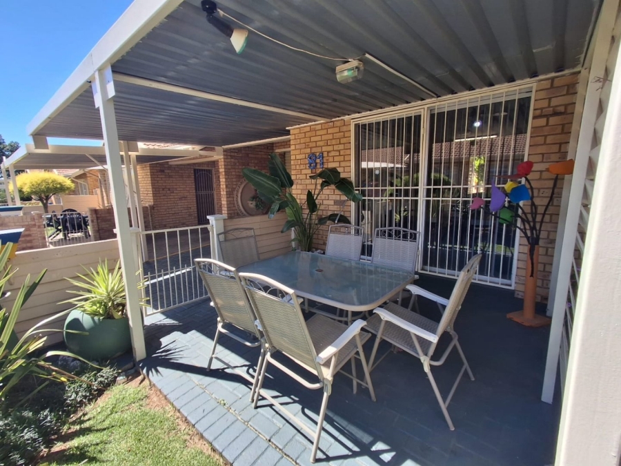 2 Bedroom Property for Sale in Fleurdal Free State